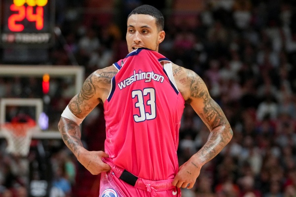 火箭、鹈鹕、奇才三方交易方案曝光：库兹马赴鹈鹕，墨菲转投火箭